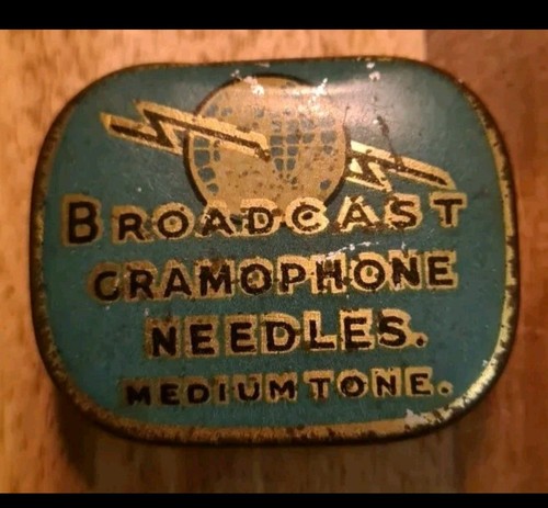 Broadcast tin gramophone - tin,